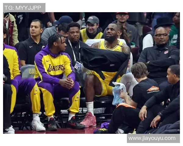 2007年骑士与湖人对决回顾:传奇对抗与篮球盛宴的经典瞬间