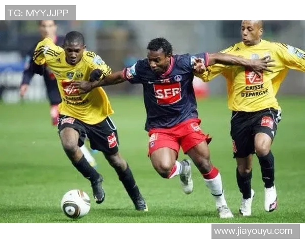 奎维利与索肖的激烈对决揭示法乙联赛新动态与球队实力对比